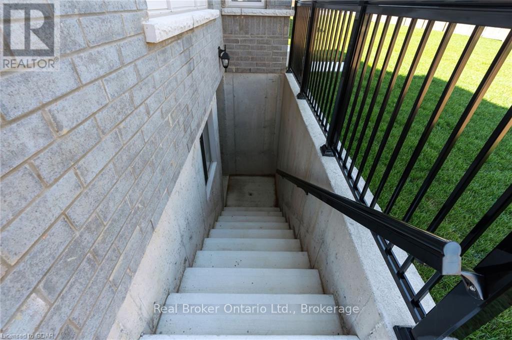 15 Venture Way, Thorold, Ontario  L2V 0G9 - Photo 38 - X10877137