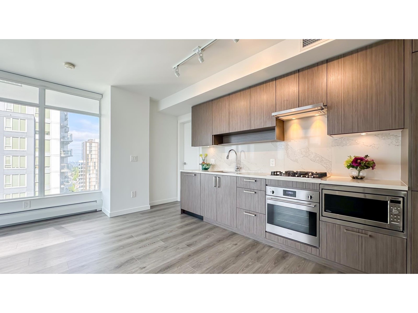 2211 13350 Central Avenue, Surrey, British Columbia  V3T 0S1 - Photo 4 - R2950537