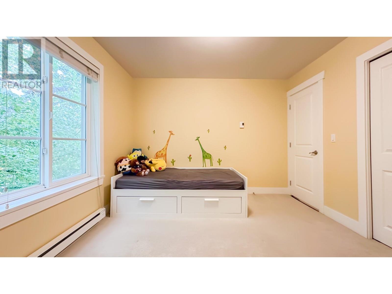 Listing Picture 25 of 31 : 4 7520 GILBERT ROAD, Richmond / 烈治文 - 魯藝地產 Yvonne Lu Group - MLS Medallion Club Member