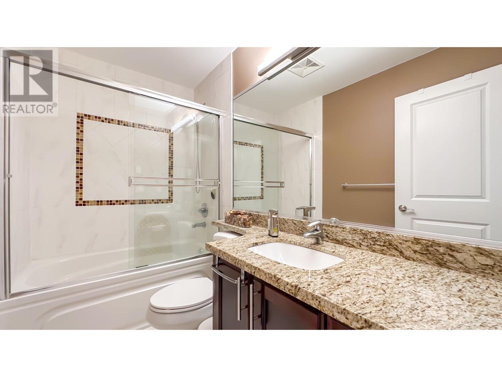Listing Picture 27 of 31 : 4 7520 GILBERT ROAD, Richmond / 烈治文 - 魯藝地產 Yvonne Lu Group - MLS Medallion Club Member