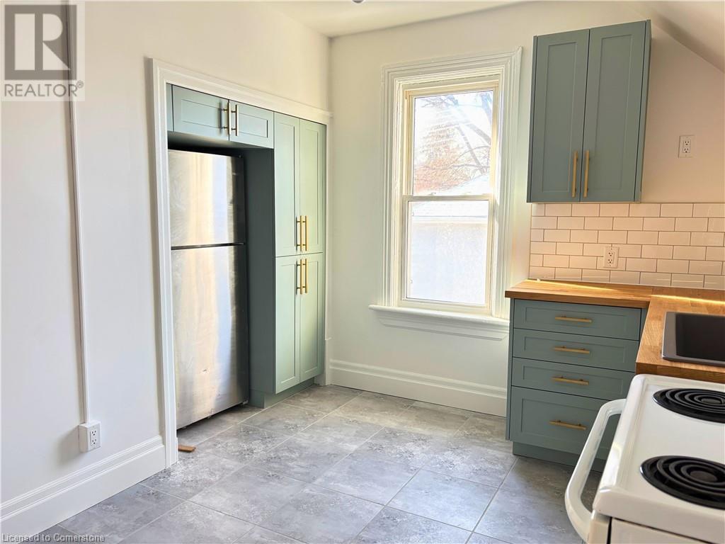 14 Serviss Street Unit# Upper, Cambridge, Ontario  N1R 2N3 - Photo 10 - 40685334