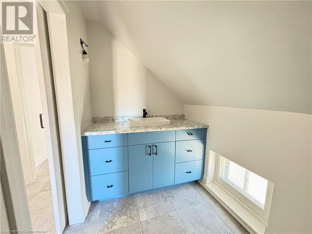 14 Serviss Street Unit# Upper, Cambridge, Ontario  N1R 2N3 - Photo 17 - 40685334