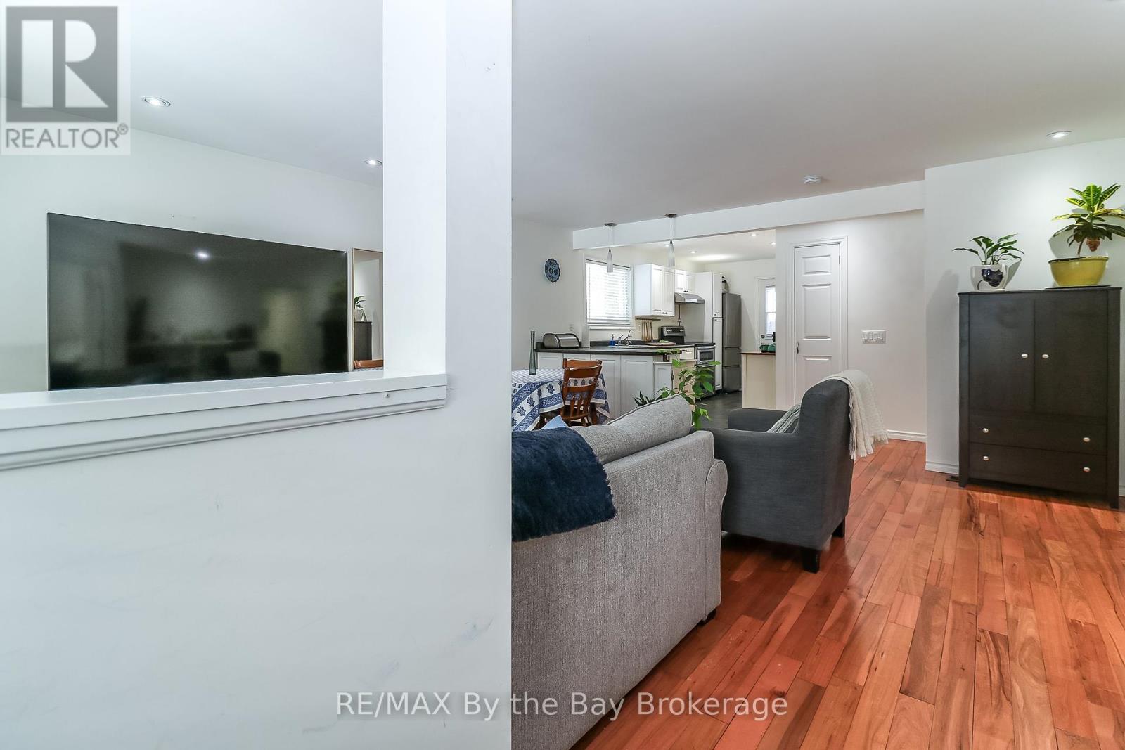 27 50th Street N, Wasaga Beach, Ontario  L9Z 1X2 - Photo 12 - S11894667