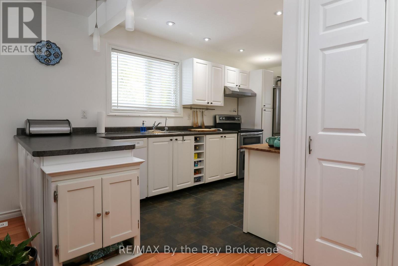 27 50th Street N, Wasaga Beach, Ontario  L9Z 1X2 - Photo 7 - S11894667