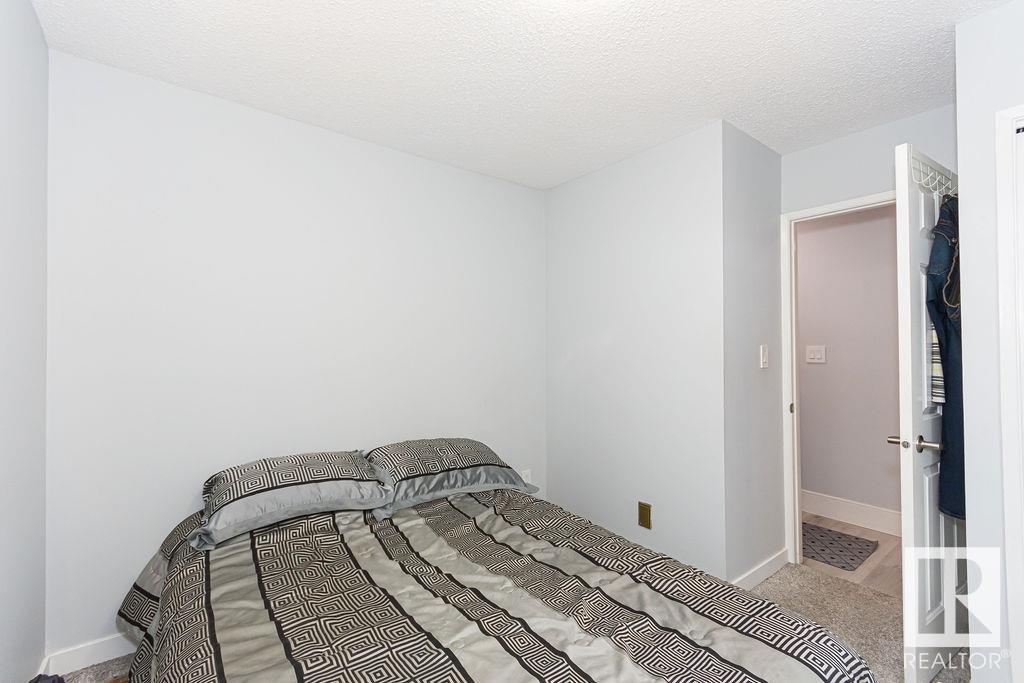 Property at 15828 98 ST NW image 1