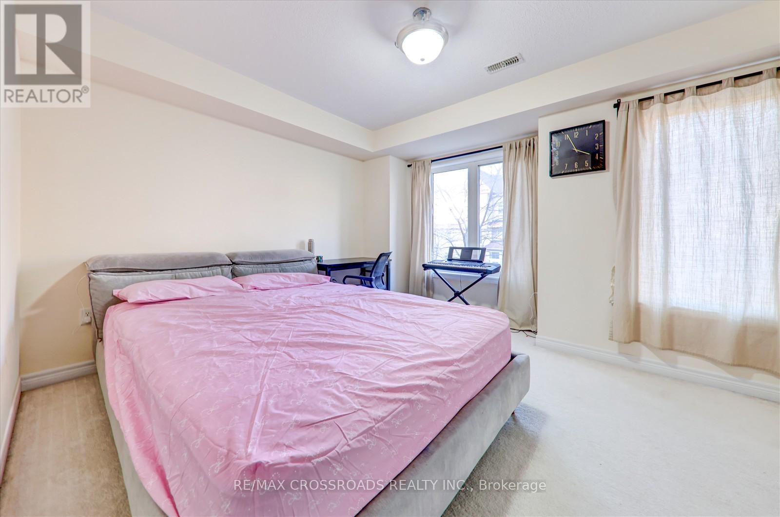 19 Kawneer Terrace, Toronto, Ontario  M1P 0C3 - Photo 17 - E11893902