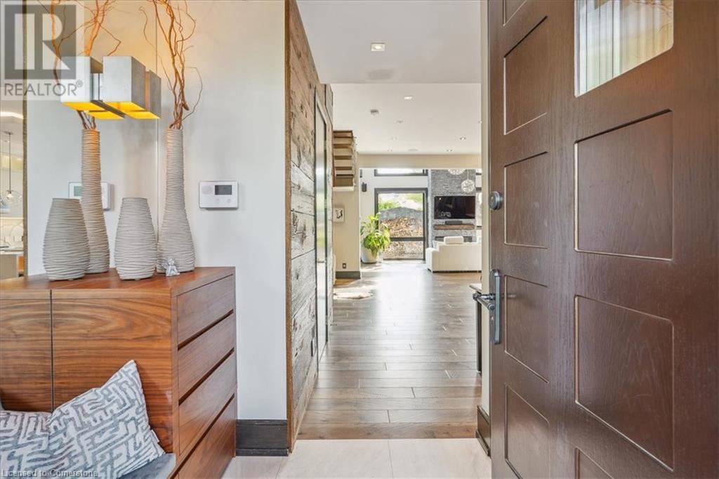 1031 Welwyn Drive, Mississauga, Ontario  L5J 3J2 - Photo 2 - 40676788