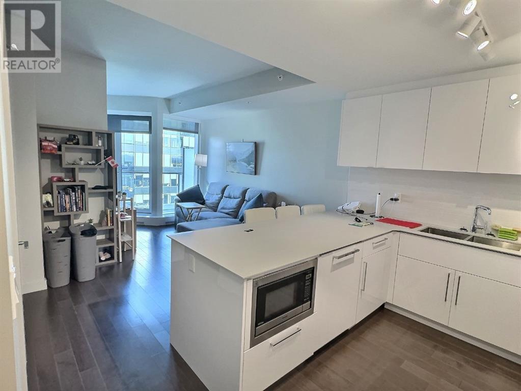 Property at 3004, 10360 102 NW image 4