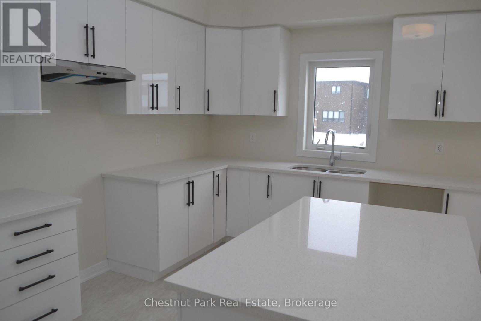 3035 Sandy Acres Avenue, Severn, Ontario  L3V 8R3 - Photo 6 - S11894875