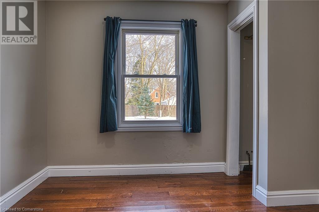 38 Oak Street, Stratford, Ontario  N5A 2G1 - Photo 14 - 40685516