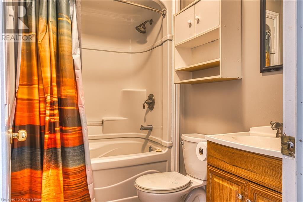 38 Oak Street, Stratford, Ontario  N5A 2G1 - Photo 15 - 40685516