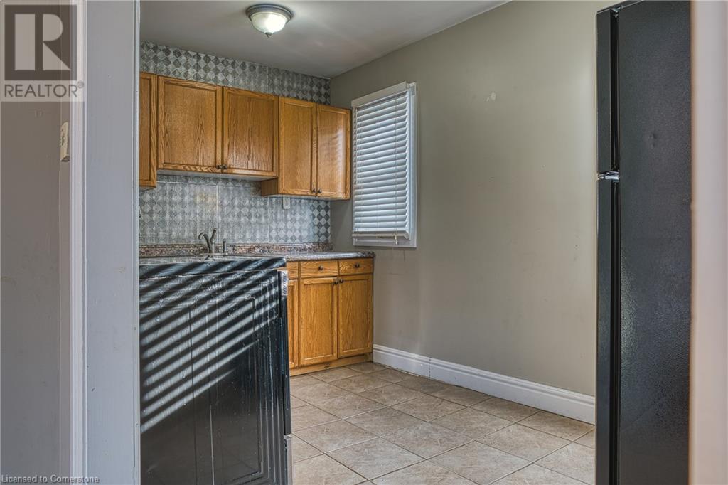 38 Oak Street, Stratford, Ontario  N5A 2G1 - Photo 11 - 40685516