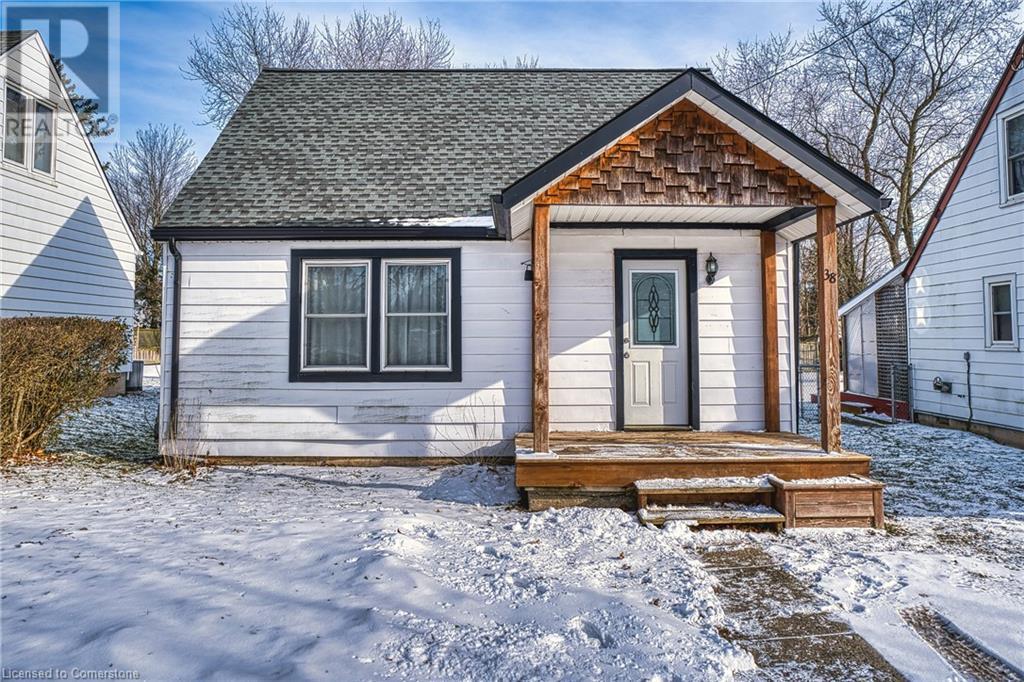 38 Oak Street, Stratford, Ontario  N5A 2G1 - Photo 2 - 40685516