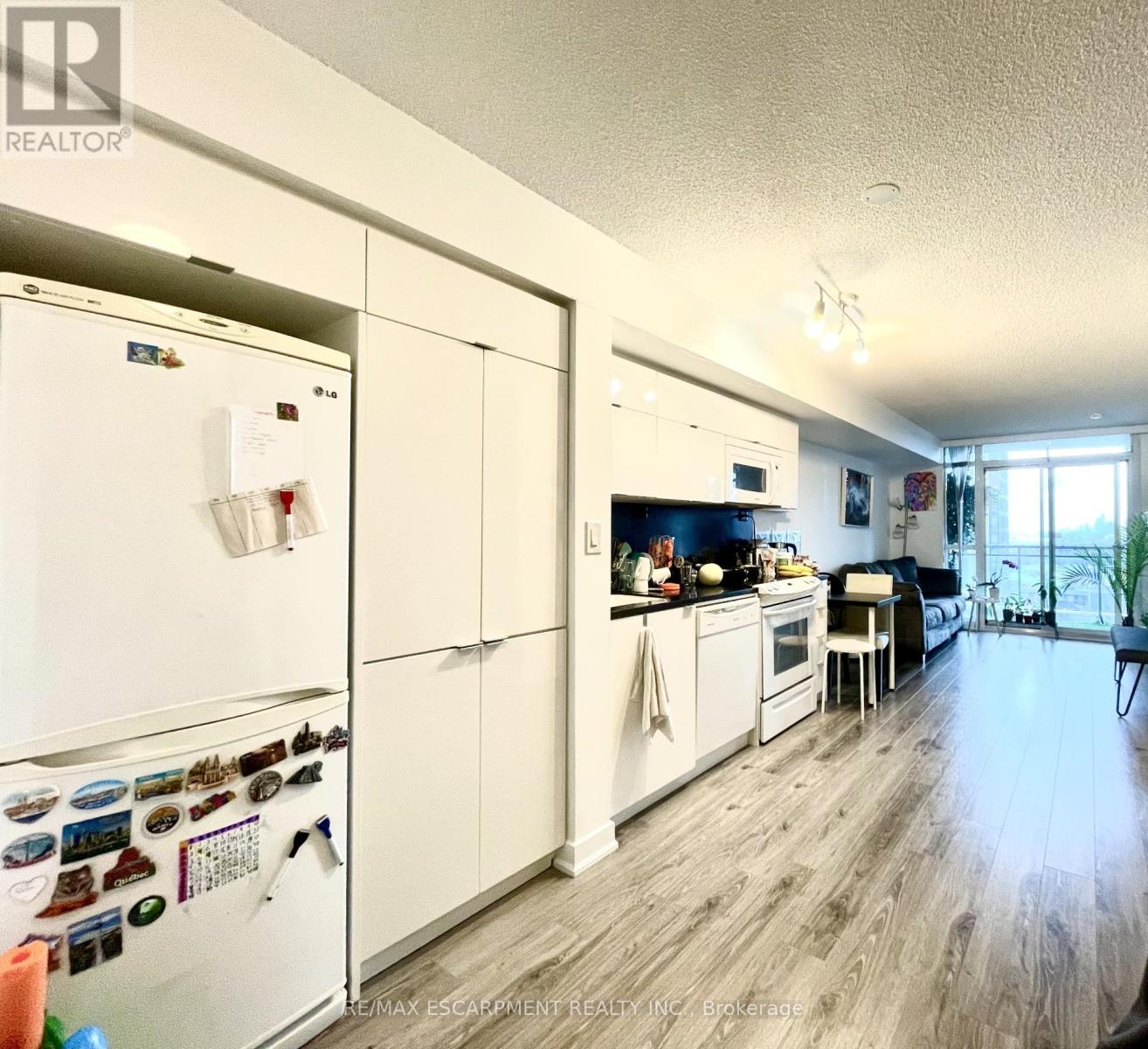 1510 - 21 Iceboat Terrace, Toronto, Ontario  M5V 4A9 - Photo 2 - C11895014