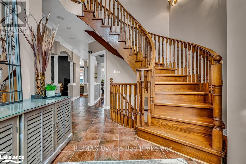 5335 Cosentino Gardens, Mississauga, Ontario  L4Z 3Z3 - Photo 4 - W10438816