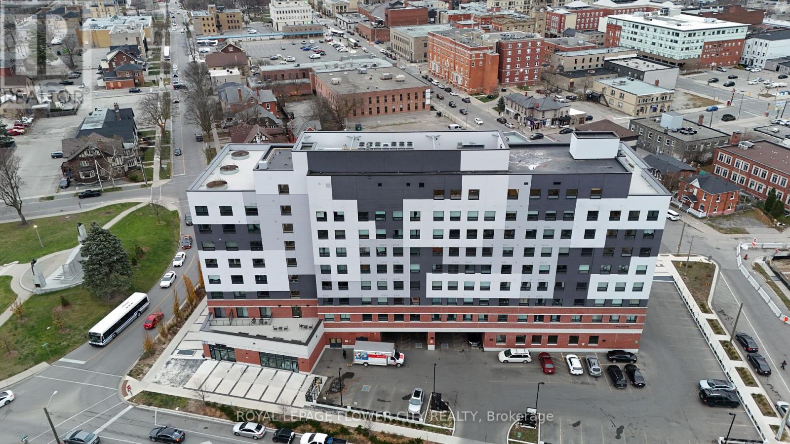 Property at 719 - 1 WELLINGTON STREET image 4