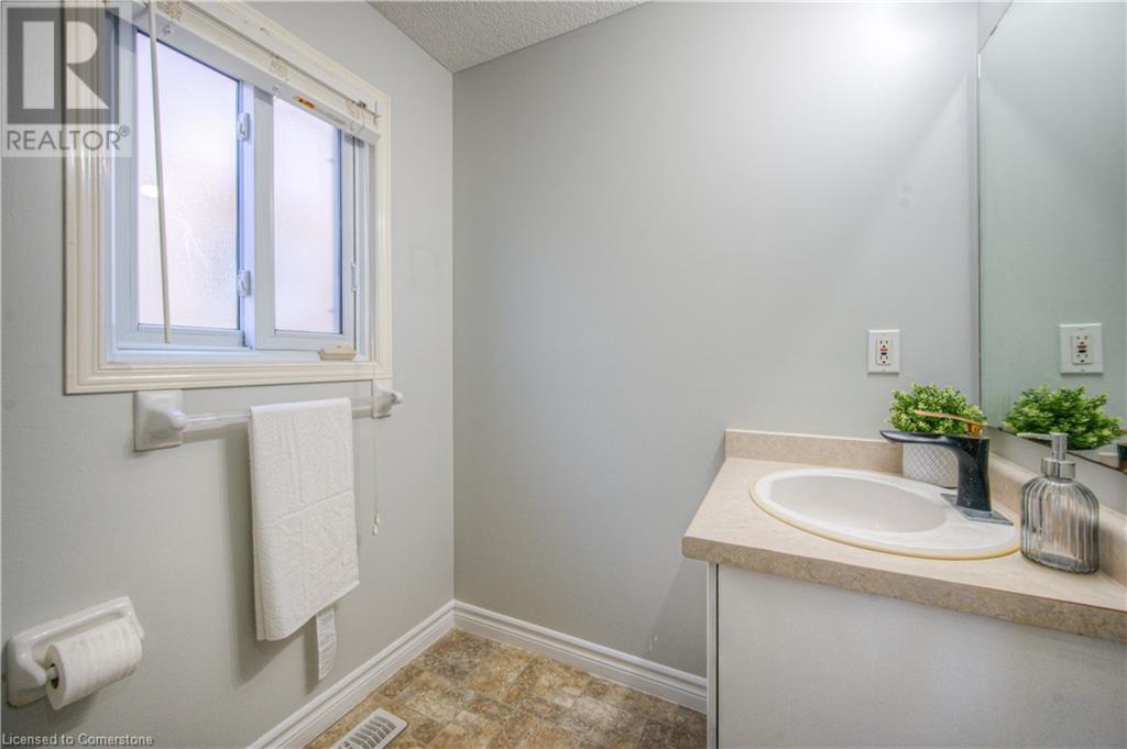83 Bridlewreath StreetKitchener, Ontario  N2E 3V6 - Photo 6 - 40685600