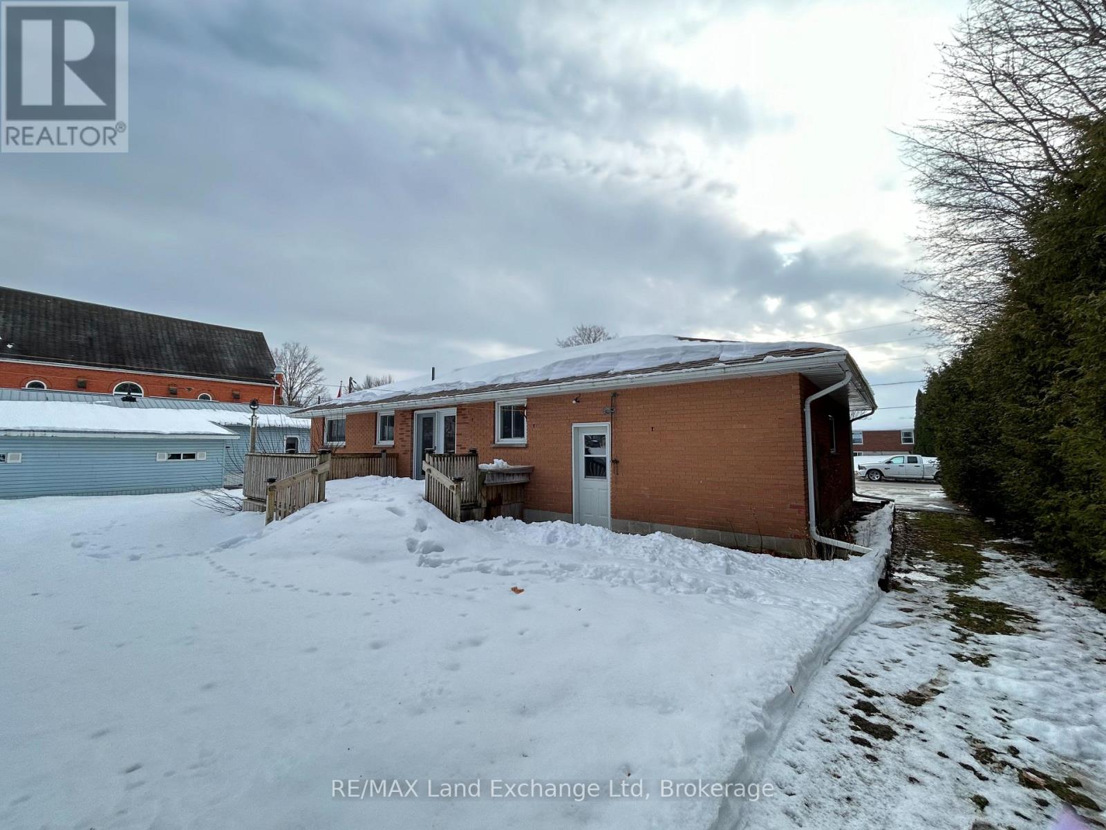 81 Queen Street, Morris-Turnberry, Ontario  N0G 1G0 - Photo 17 - X11895146