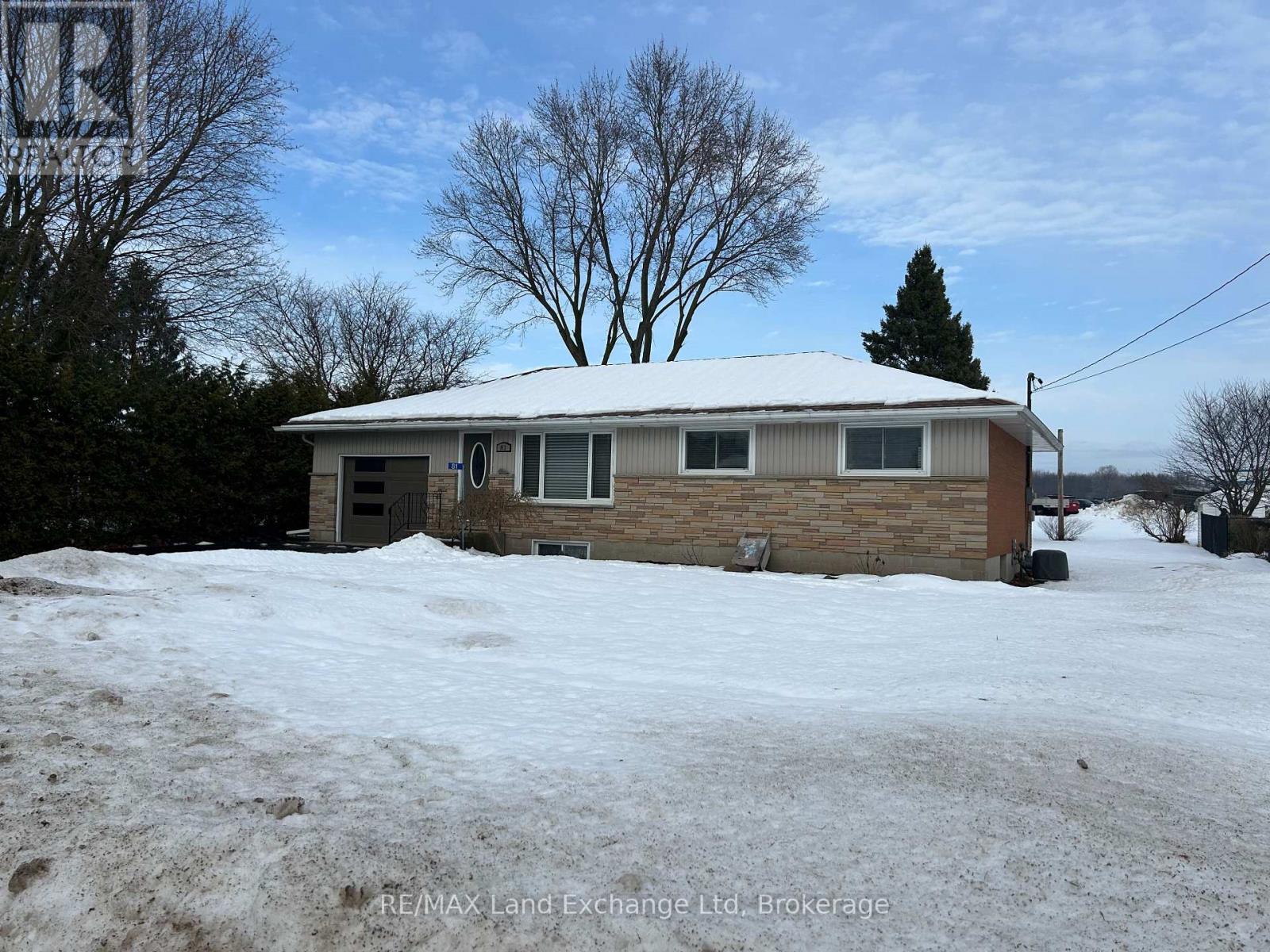 81 Queen Street, Morris-Turnberry, Ontario  N0G 1G0 - Photo 3 - X11895146