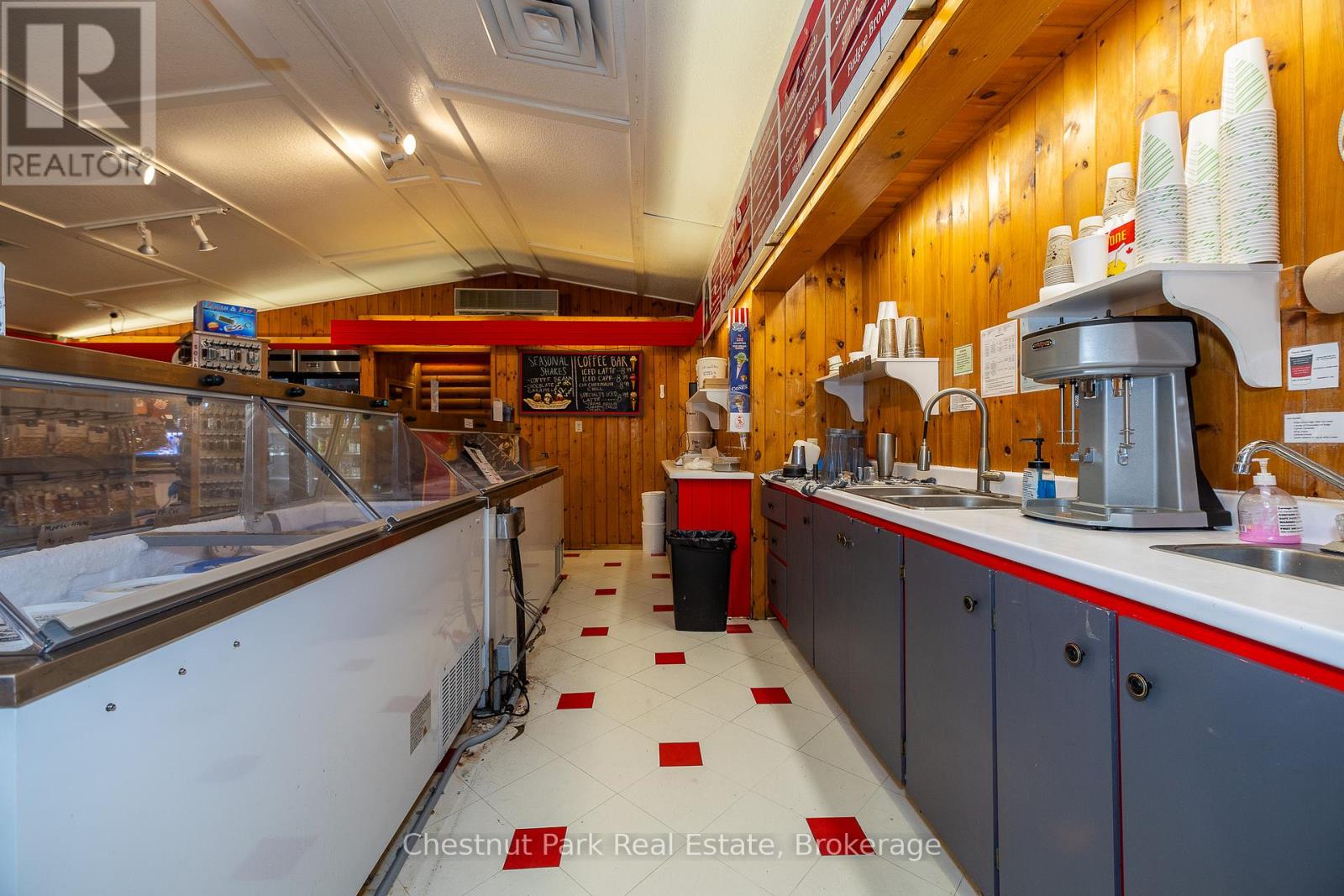 18 Bay Street S, Northern Bruce Peninsula, Ontario  N0H 2R0 - Photo 11 - X9399917