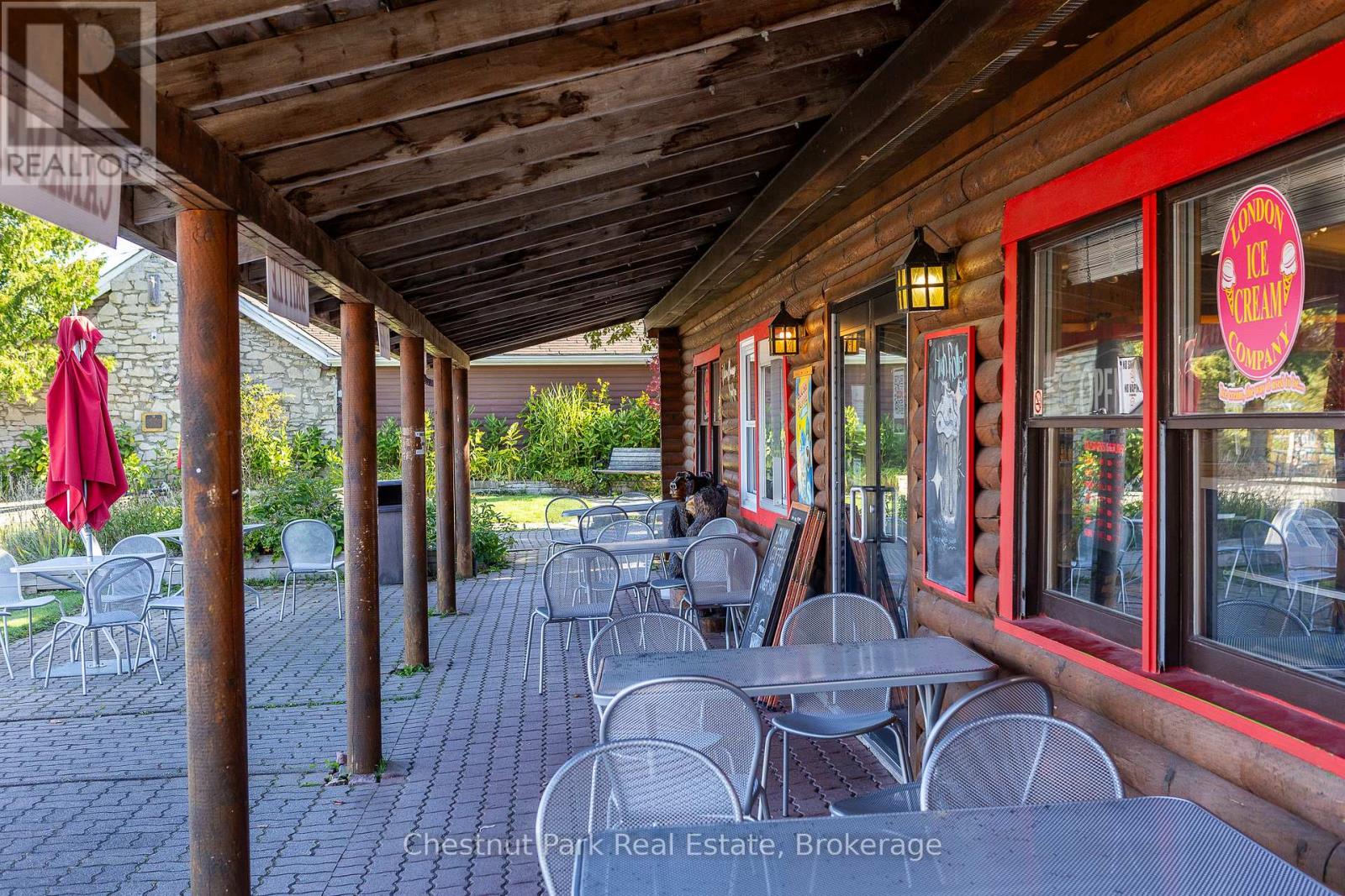 18 Bay Street S, Northern Bruce Peninsula, Ontario  N0H 2R0 - Photo 2 - X9399917