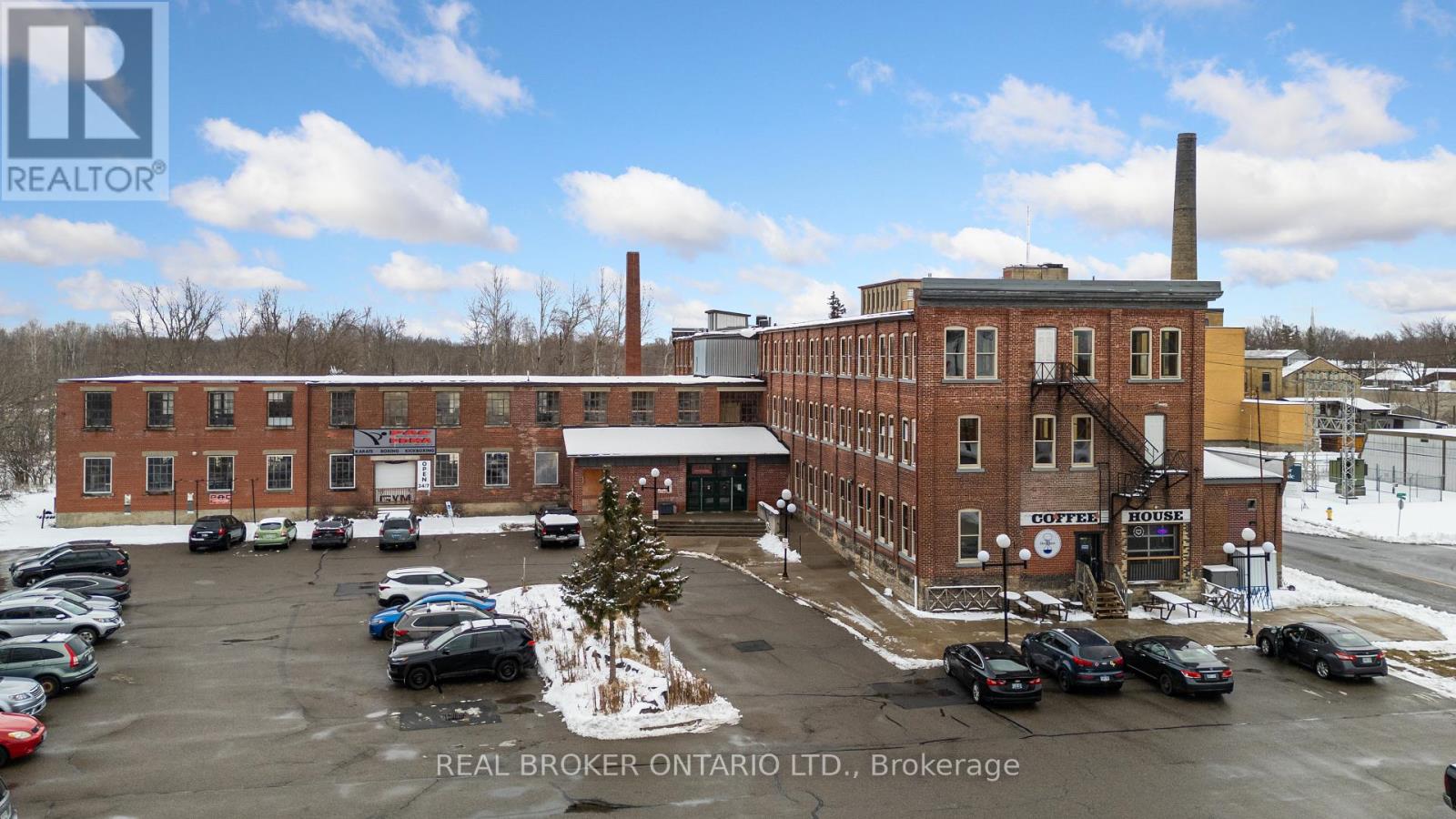 302-303 - 1 Sherbrooke Street E, Perth, Ontario  K7H 1A1 - Photo 1 - X11895209