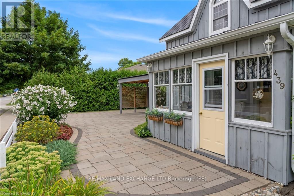 Property at 439 GREEN STREET image 5