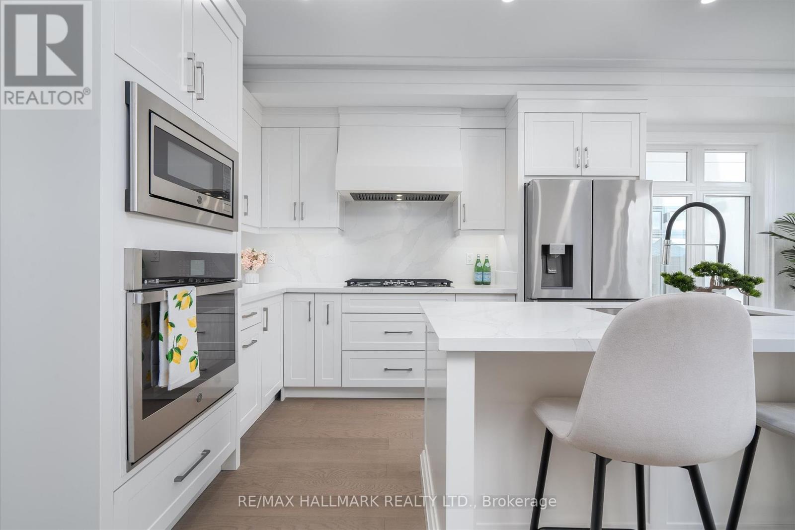 33 St.gaspar's Court, Toronto, Ontario  M9L 2J7 - Photo 12 - W11895291