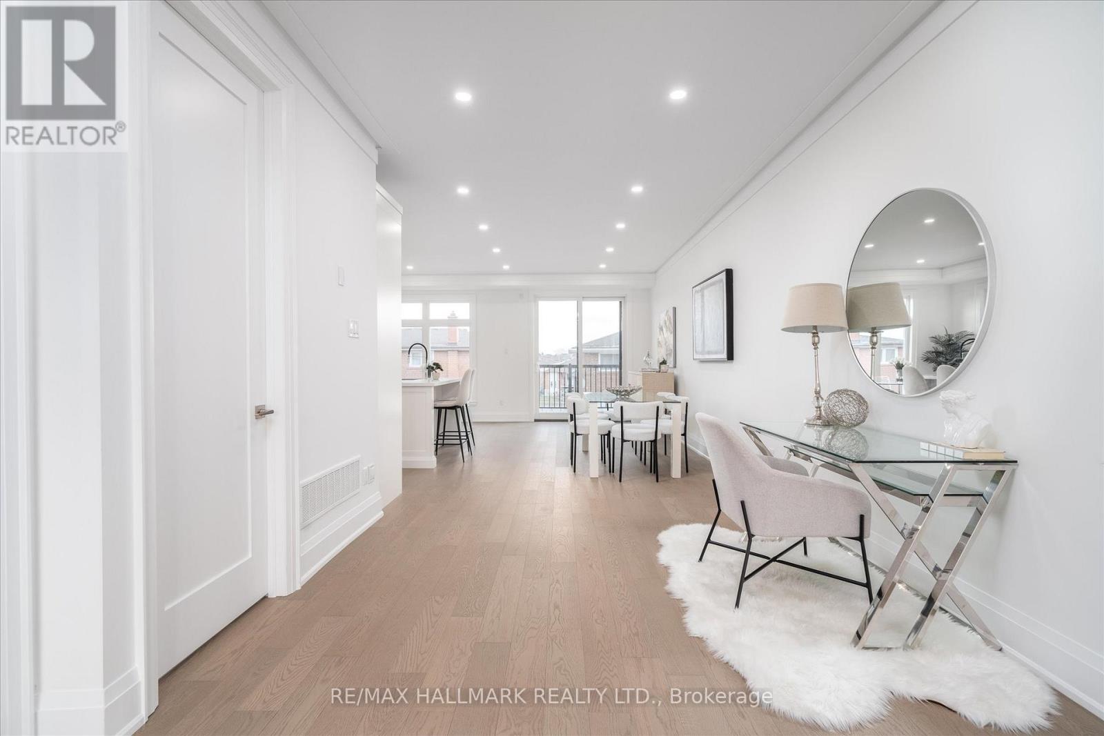 33 St.gaspar's Court, Toronto, Ontario  M9L 2J7 - Photo 8 - W11895291