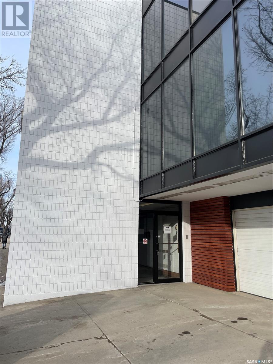 2075 Hamilton Street, Regina, Saskatchewan  S4P 2E1 - Photo 2 - SK990716