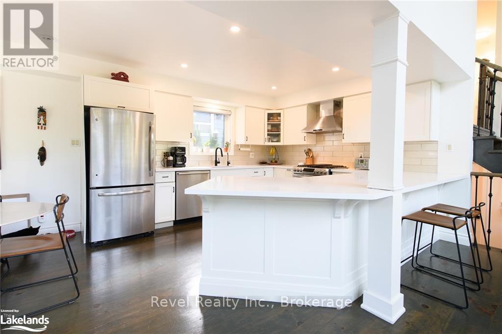 3 Simcoe Street, Wasaga Beach, Ontario  L9Z 1T3 - Photo 10 - S10440136