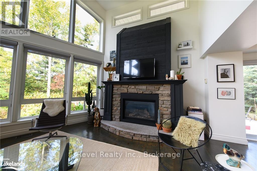 3 Simcoe Street, Wasaga Beach, Ontario  L9Z 1T3 - Photo 17 - S10440136