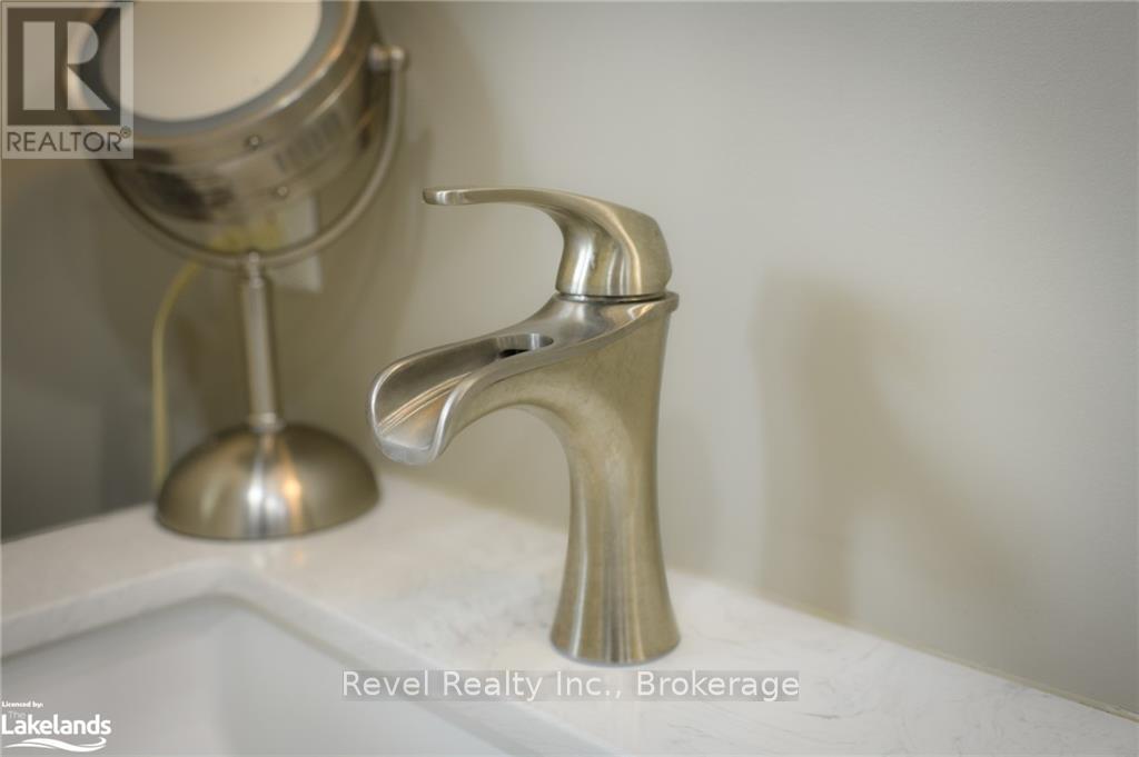 3 Simcoe Street, Wasaga Beach, Ontario  L9Z 1T3 - Photo 20 - S10440136