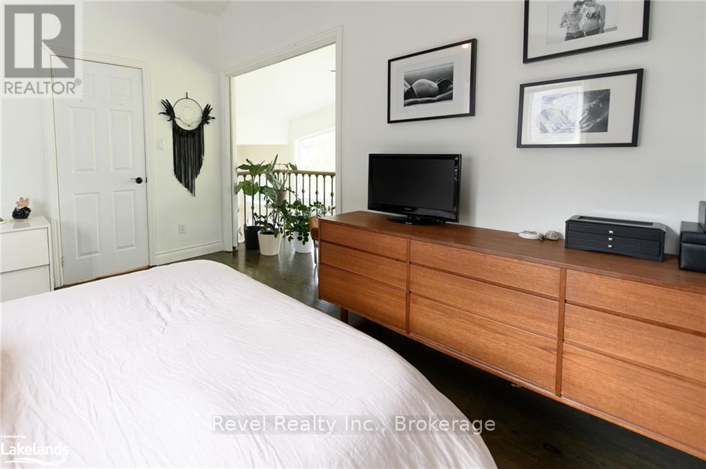 3 Simcoe Street, Wasaga Beach, Ontario  L9Z 1T3 - Photo 30 - S10440136