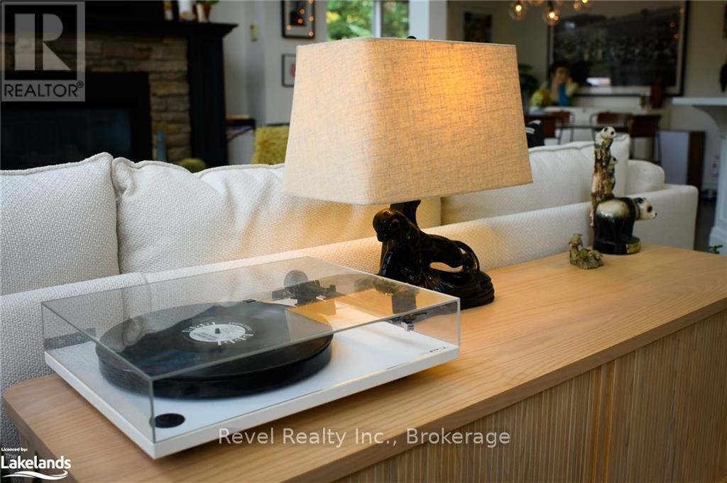 3 Simcoe Street, Wasaga Beach, Ontario  L9Z 1T3 - Photo 8 - S10440136