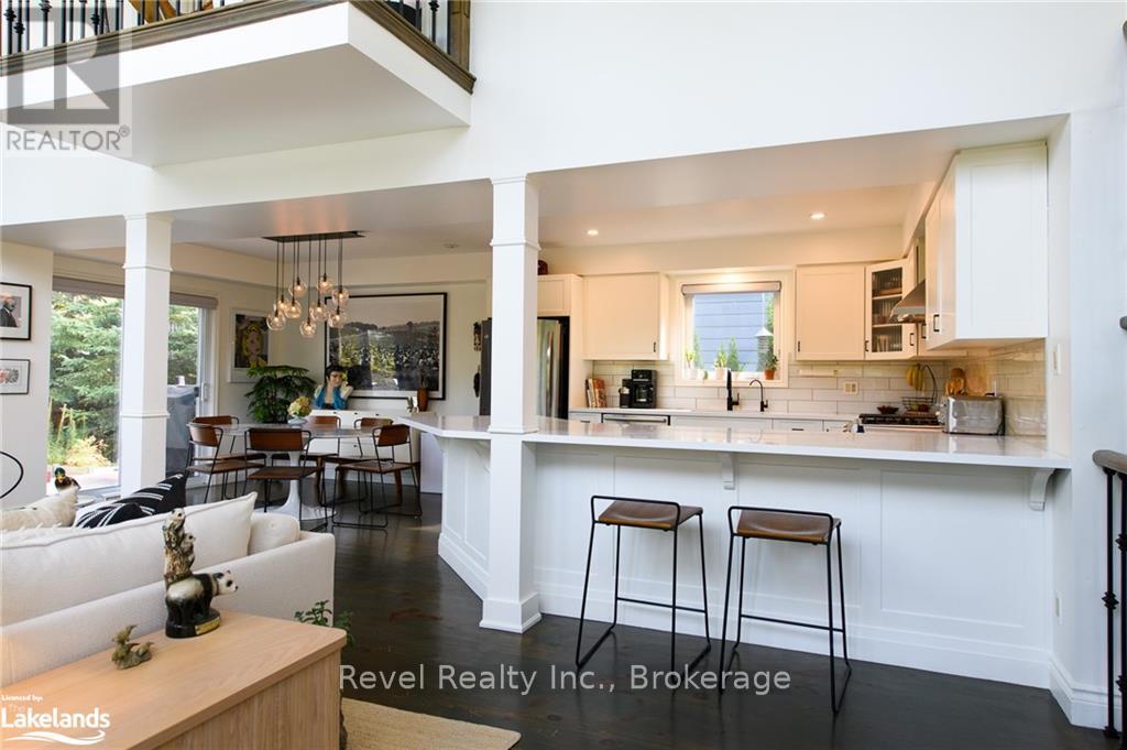 3 Simcoe Street, Wasaga Beach, Ontario  L9Z 1T3 - Photo 9 - S10440136