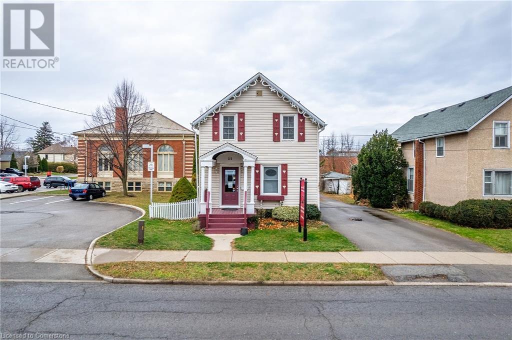35 Ontario Street, Grimsby, Ontario  L3M 3H2 - Photo 2 - 40685008