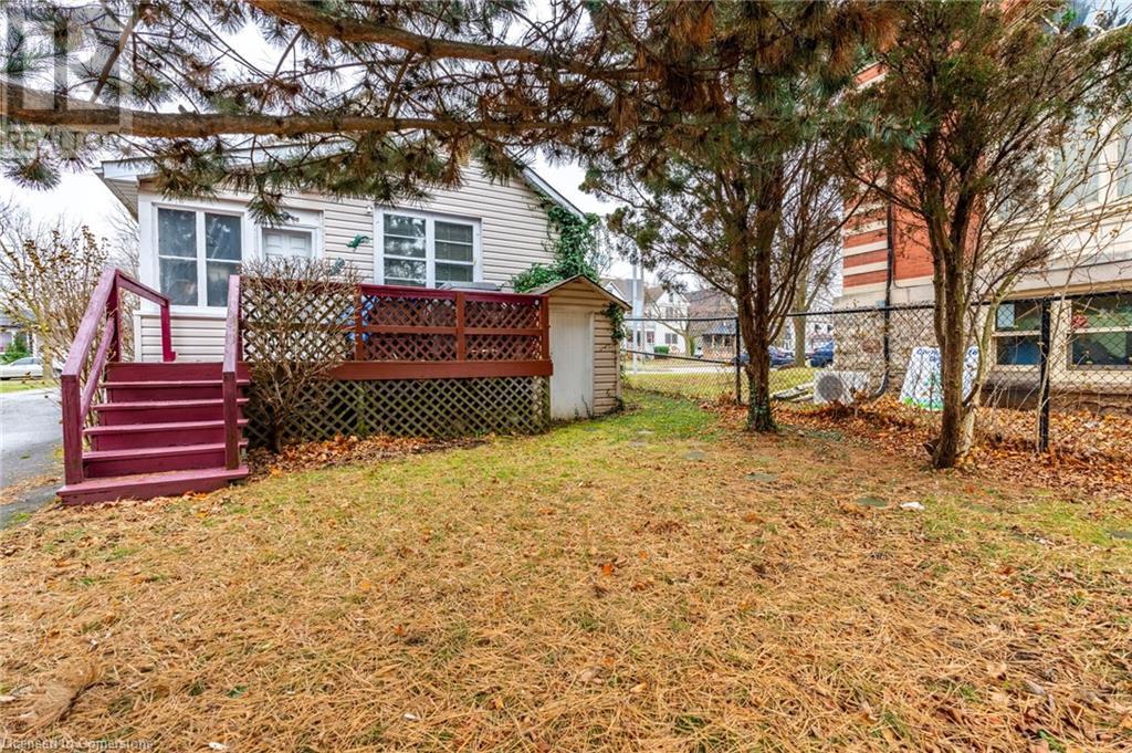 35 Ontario Street, Grimsby, Ontario  L3M 3H2 - Photo 19 - 40685008