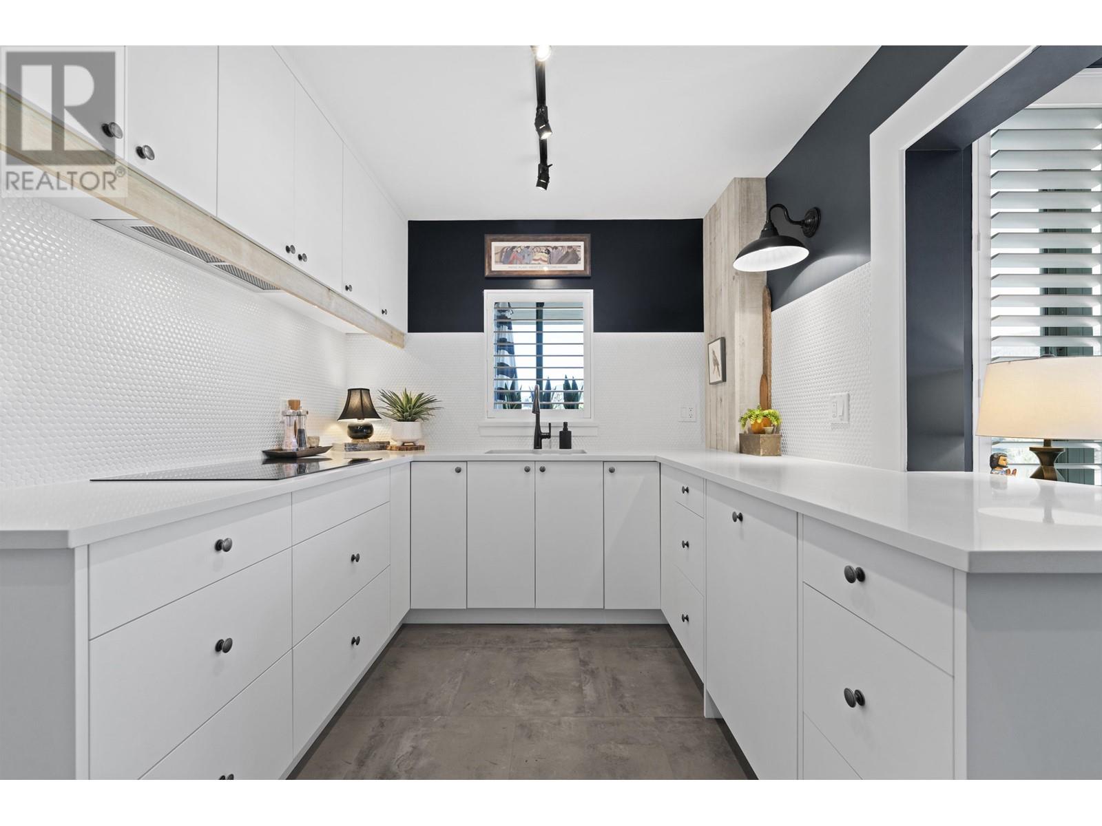 14e 328 Taylor Way, West Vancouver, British Columbia  V7T 2Y4 - Photo 8 - R2950791