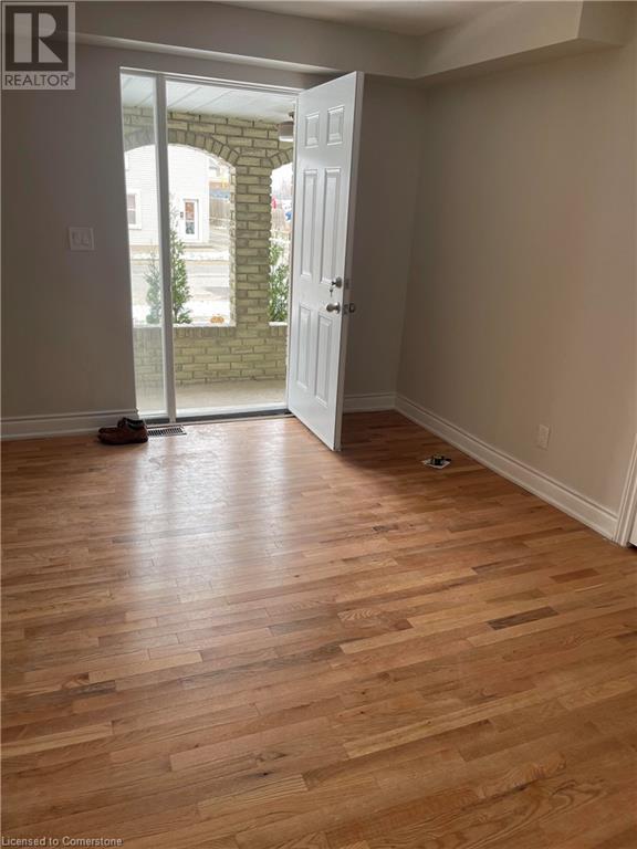 9 Oakdale Avenue Unit# 1, St. Catharines, Ontario  L2P 2B8 - Photo 6 - 40685653