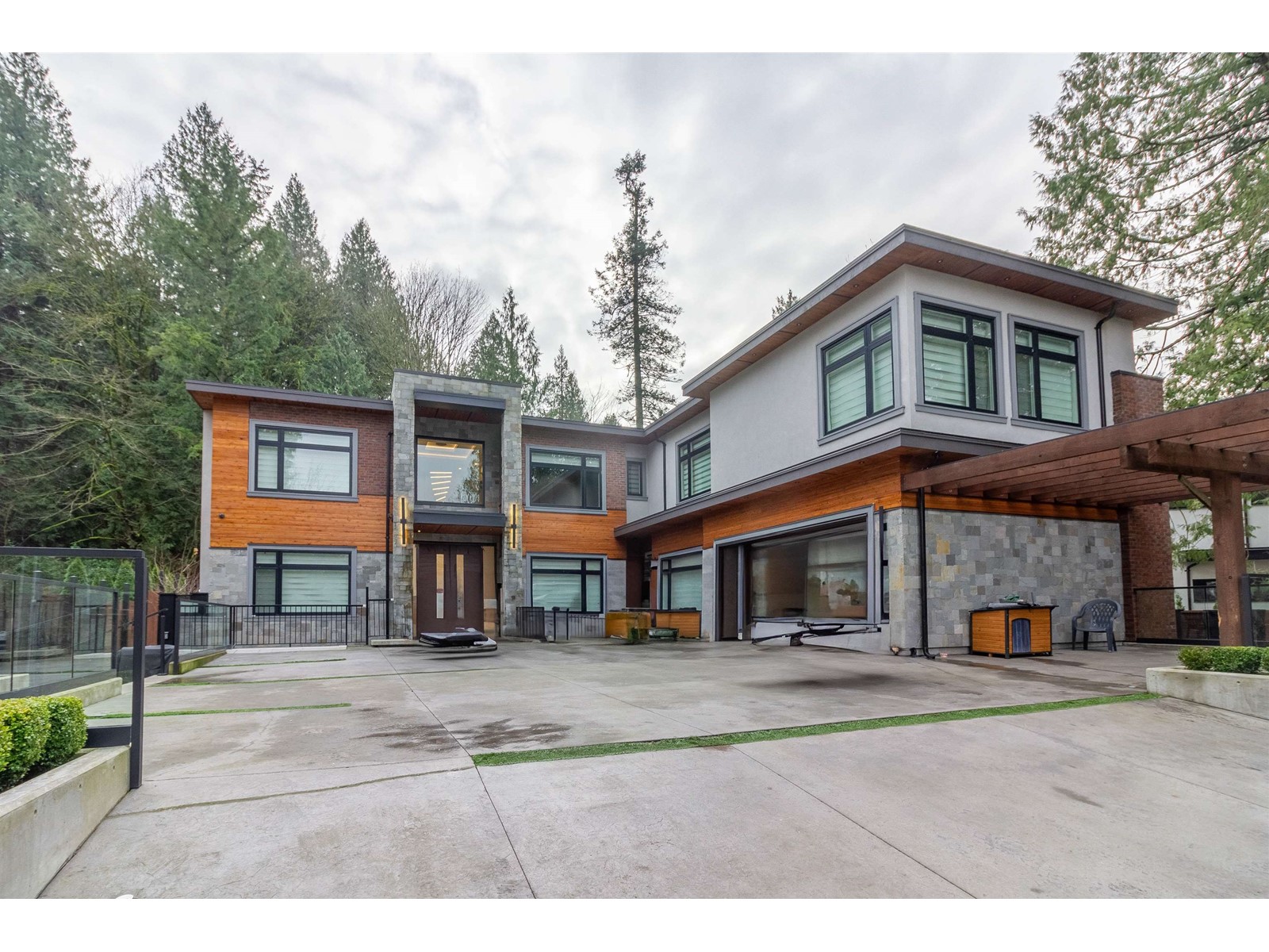 Property at 13906 35A AVENUE image 3