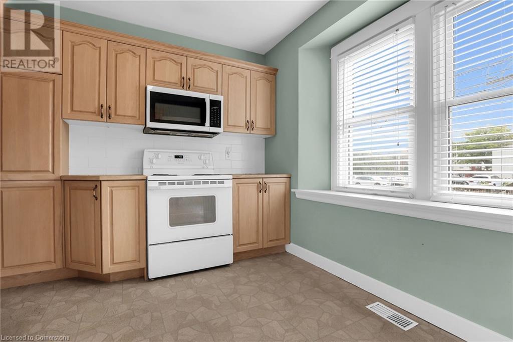 77 Main Street E, Grimsby, Ontario  L3M 1N5 - Photo 10 - 40685706