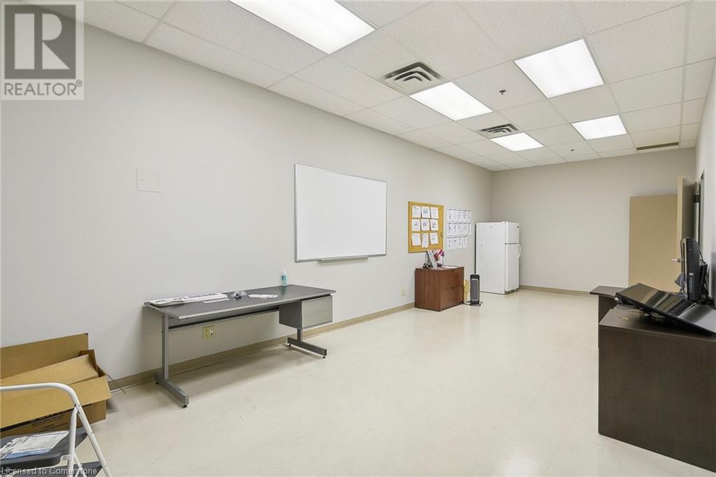 1050 Pachino Court Unit# 4, Burlington, Ontario  L7L 6B9 - Photo 16 - 40685696