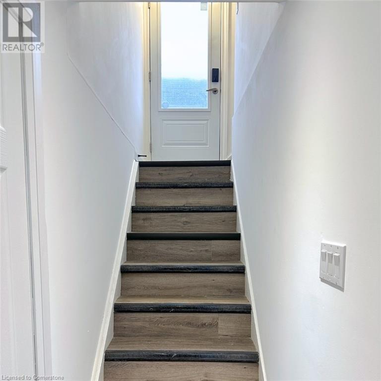 405 Erindale Drive, Burlington, Ontario  L7L 4T3 - Photo 4 - 40685682