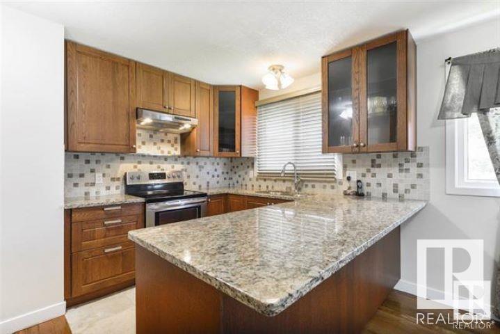 9326 168 St Nw, Edmonton, Alberta  T5R 2W3 - Photo 3 - E4416248