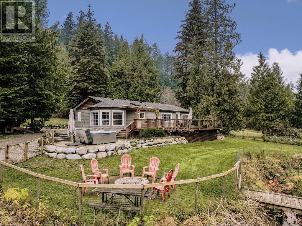 1223 BOYLE ROAD, Gibsons, British Columbia