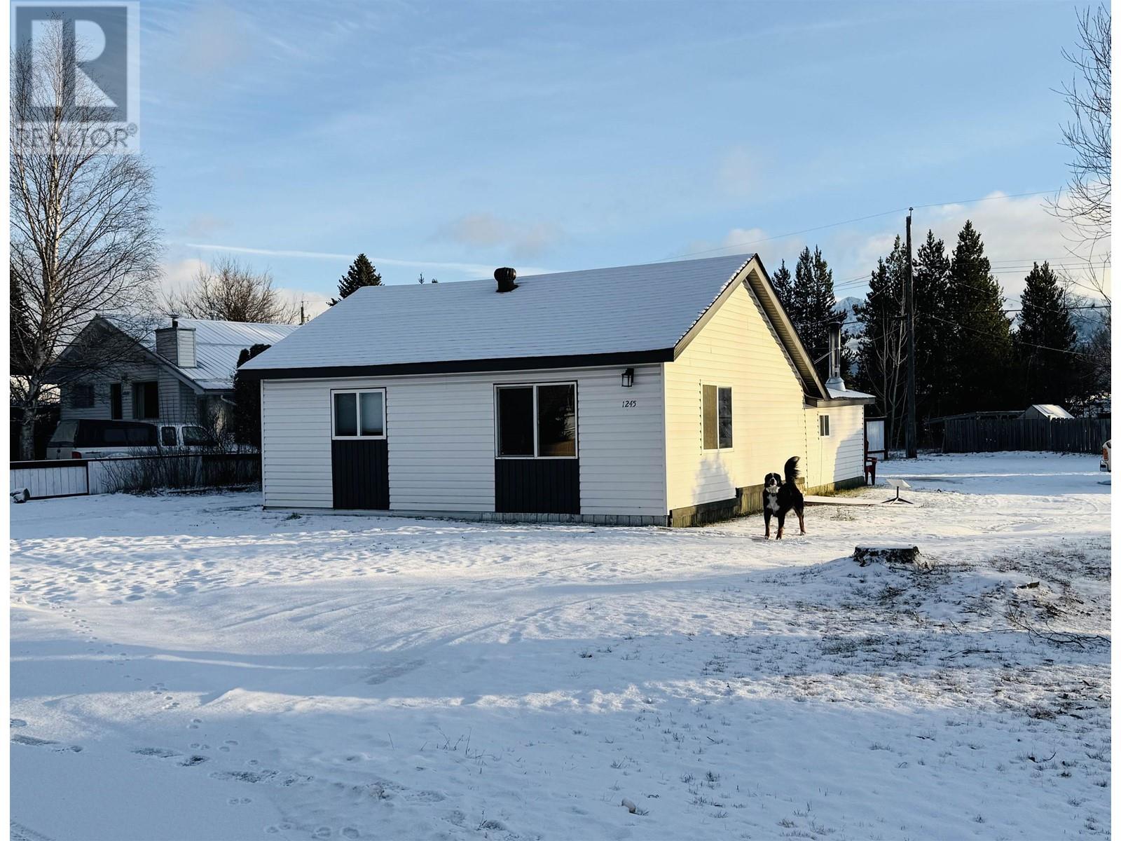 Valemount House for sale:  2 bedroom 960 sq.ft. (Listed 2024-12-18)