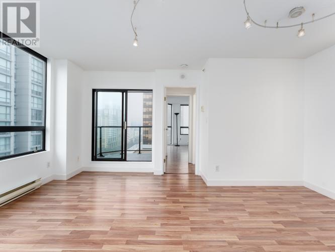 Listing Picture 4 of 22 : 1505 811 HELMCKEN STREET, Vancouver / 溫哥華 - 魯藝地產 Yvonne Lu Group - MLS Medallion Club Member