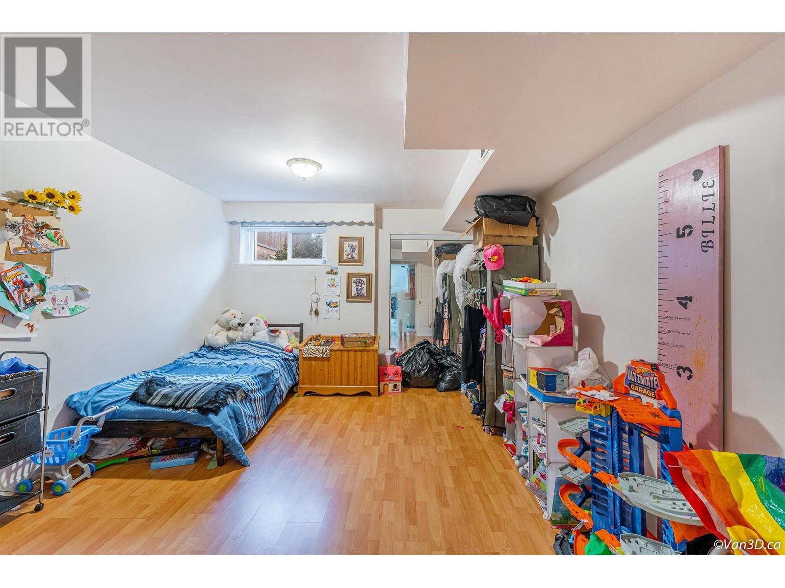8288 12th Avenue, Burnaby, British Columbia V3N 2L4 - Photo 10 - R2950872