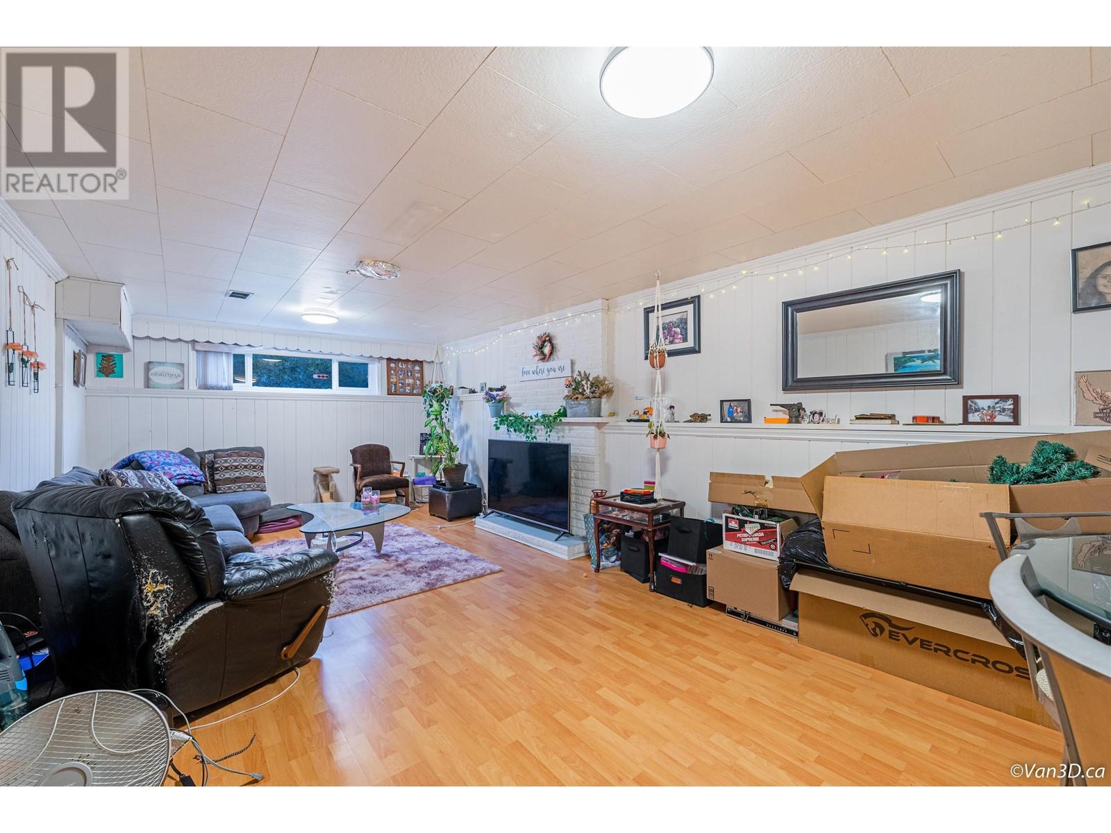 8288 12th Avenue, Burnaby, British Columbia V3N 2L4 - Photo 11 - R2950872